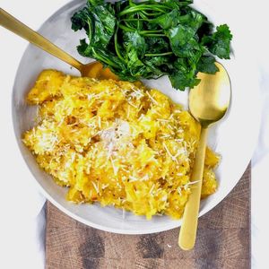 Slow Cooker Garlic Parmesan Spaghetti Squash