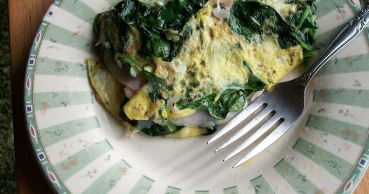 Spinach, Swiss Cheese and Smoked Turkey Omelet