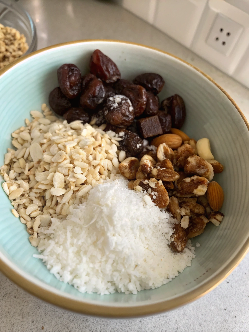 coconut date ball recipe ingredients
