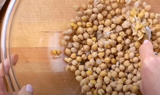 chick pea and tuna salad