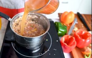  Chicken Parmesan & Quinoa Stuffed Peppers Recipe for Chicken Parmesan & Quinoa Stuffed Peppers Healthy chicken parmesan & quinoa stuffed peppers